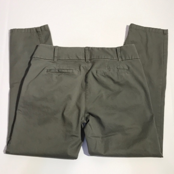 Ann Taylor Loft Women’s Chino Pant Olive size 2 - Picture 2 of 3